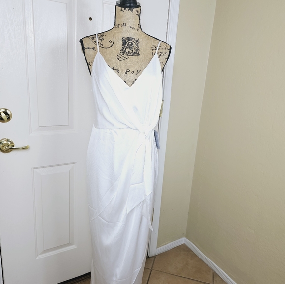 Shonajoy LUXE TIE FRONT COCKTAIL DRESS - IVORY - Picture 5 of 12